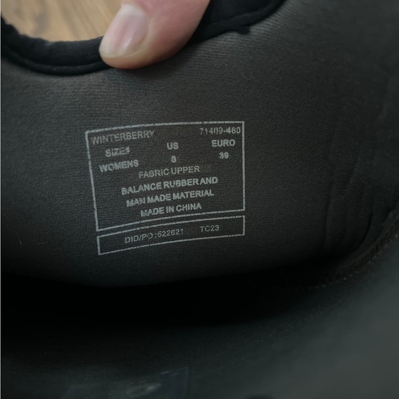 Size 8 women’s bogs boots - Picture 5 of 5